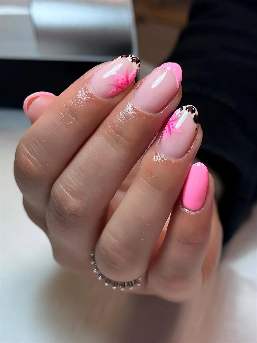 Light Summer Nails 2026:  Soft & Trendy Nail Ideas to Try This Season