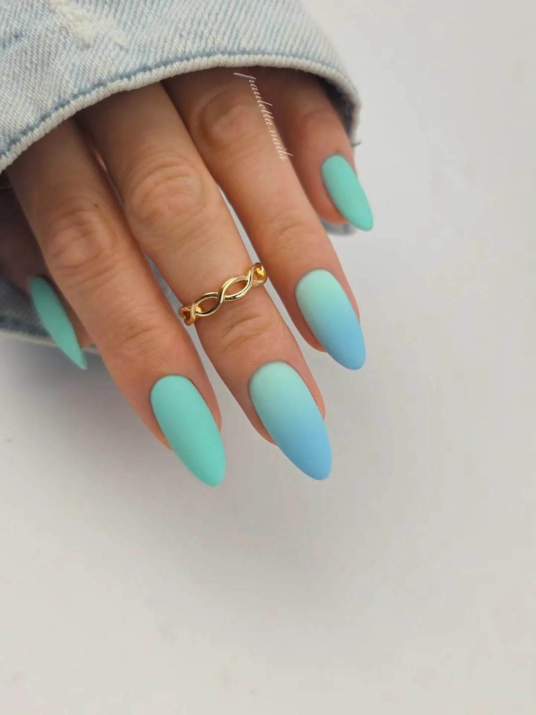 Summer Ombre Nails 2026:  Dreamy Gradient Nail Ideas to Copy This Season