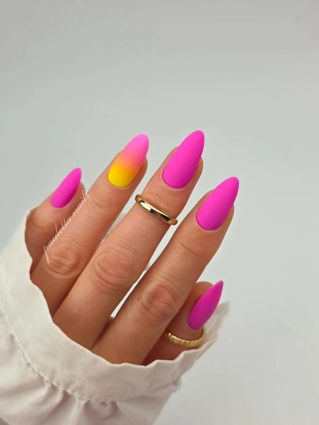 Summer Ombre Nails 2026:  Dreamy Gradient Nail Ideas to Copy This Season