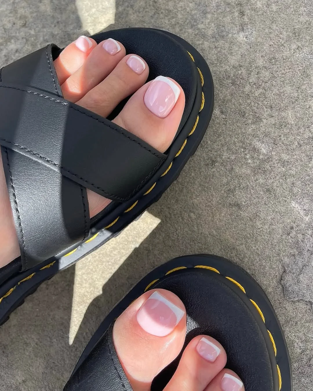 Summer Pedicure Colors 2026: Trendy Blue, Pink & Neutral Ideas for Every Skin Tone